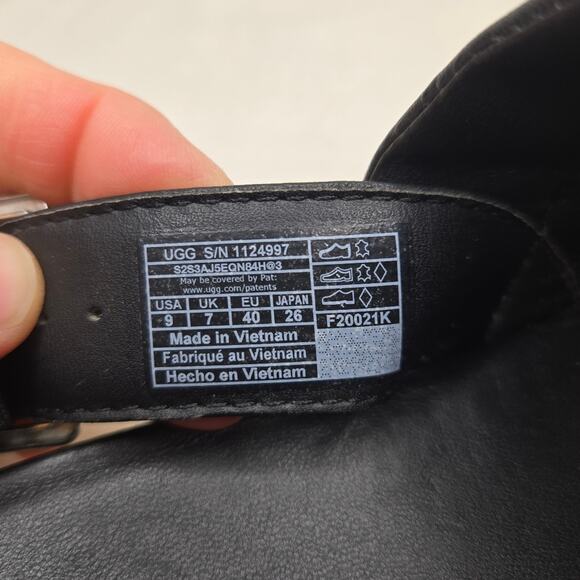 UGG Black and White Platform Sandals Size 9 - Picture 12 of 12